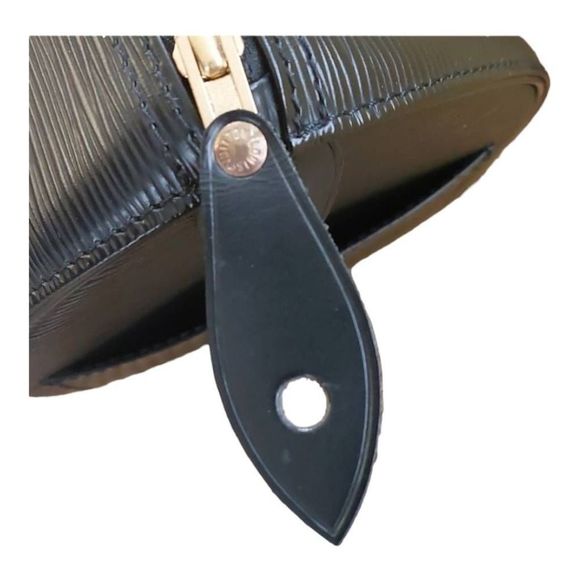 Louis Vuitton Black Epi Speedy ♥️ GORGEOUS LADY!! Authentic and Clean😍 - Picture 6 of 13